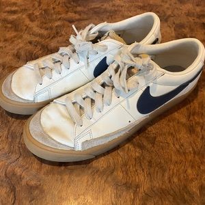Nike Men’s Killshot 2 Midnight Navy and white - size 10